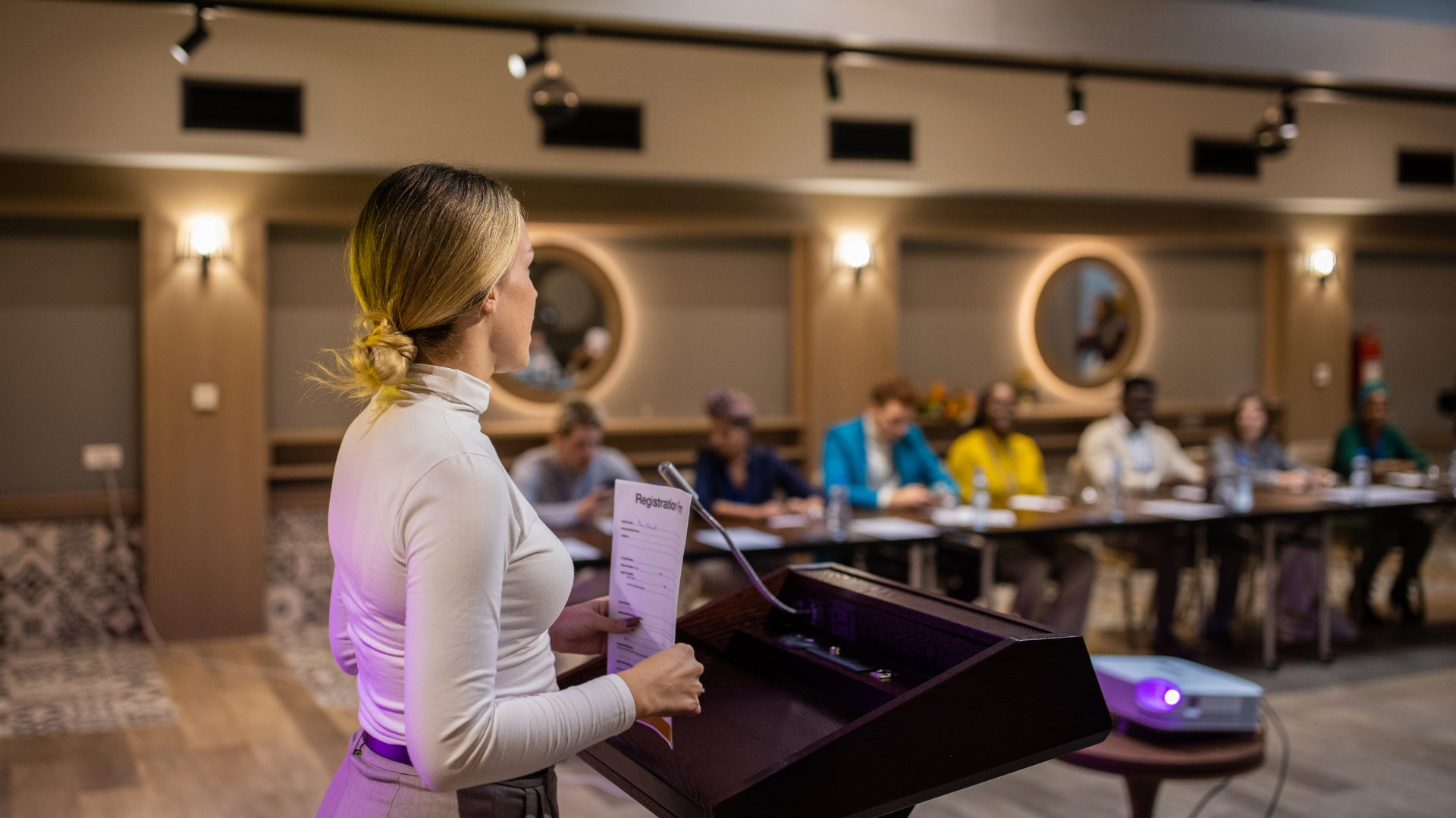 Read more about the article How to Choose the Right Audio Visual Setup for Your Corporate Event